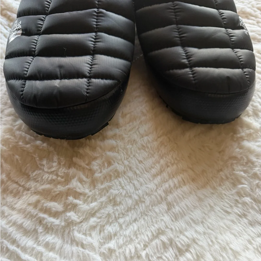 Women’s The North Face Thermoball Traction Mules Size 8 - Picture 4 of 6